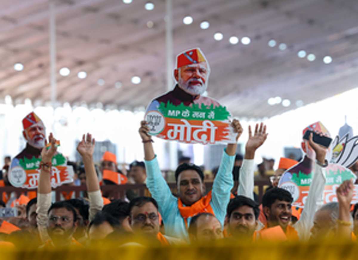 मध्य प्रदेश में भाजपा और सरकार की नजर आदिवासी वोट बैंक पर